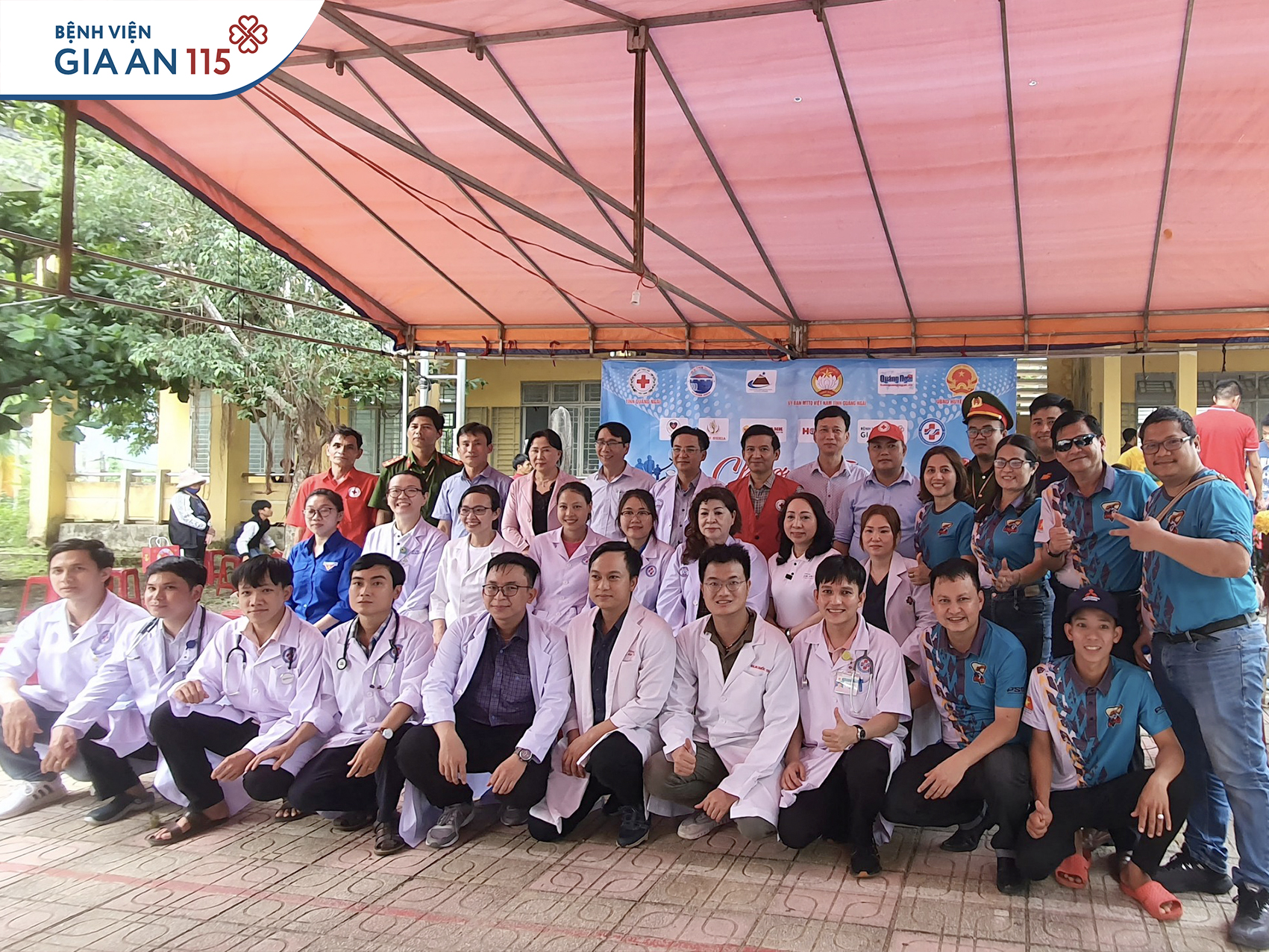 Chương trình khám chữa bệnh, trao học bổng tại tỉnh Quảng Ngãi