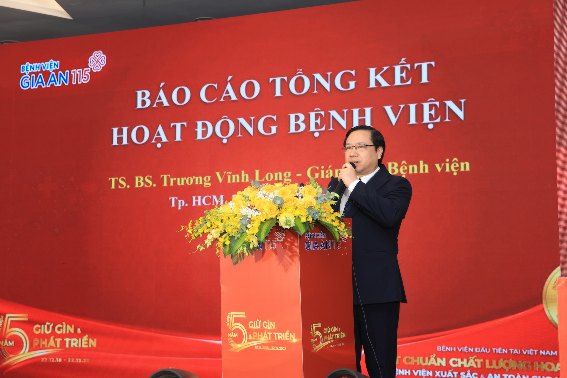 TS.BS. Trương Vĩnh Long - Giám đốc Bệnh viện Gia An 115 phát biểu tại buổi lễ