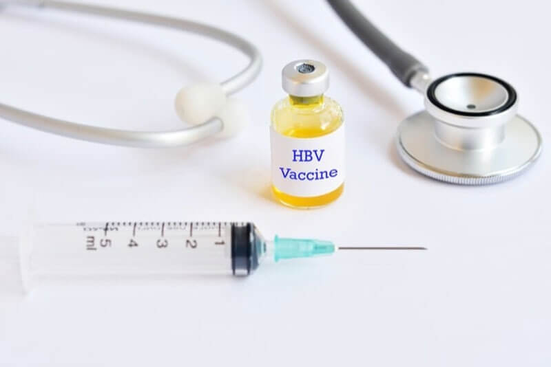 Tiêm vaccine viêm gan B để phòng bệnh