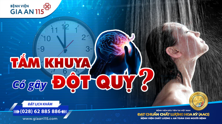 Tắm khuya có gây đột quỵ? Giải đáp từ bác sĩ chuyên khoa