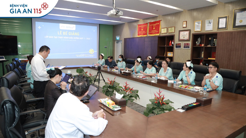 Bế giảng lớp đào tạo thực hành Điều dưỡng đợt 1 - 2025 tại Bệnh viện Gia An 115