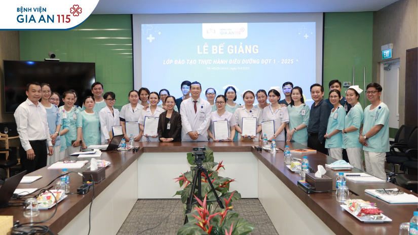 Bế giảng lớp đào tạo thực hành Điều dưỡng đợt 1 - 2025 tại Bệnh viện Gia An 115