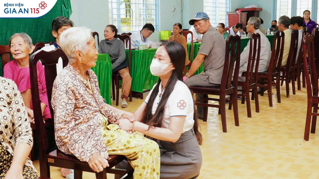 Khám sức khỏe, cấp phát thuốc miễn phí cho 300 người cao tuổi tại Cần Thơ