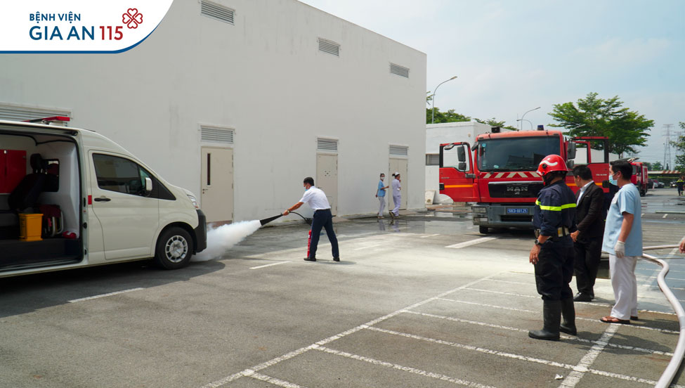Bệnh viện Gia An 115 tổ chức diễn tập Phòng cháy chữa cháy 