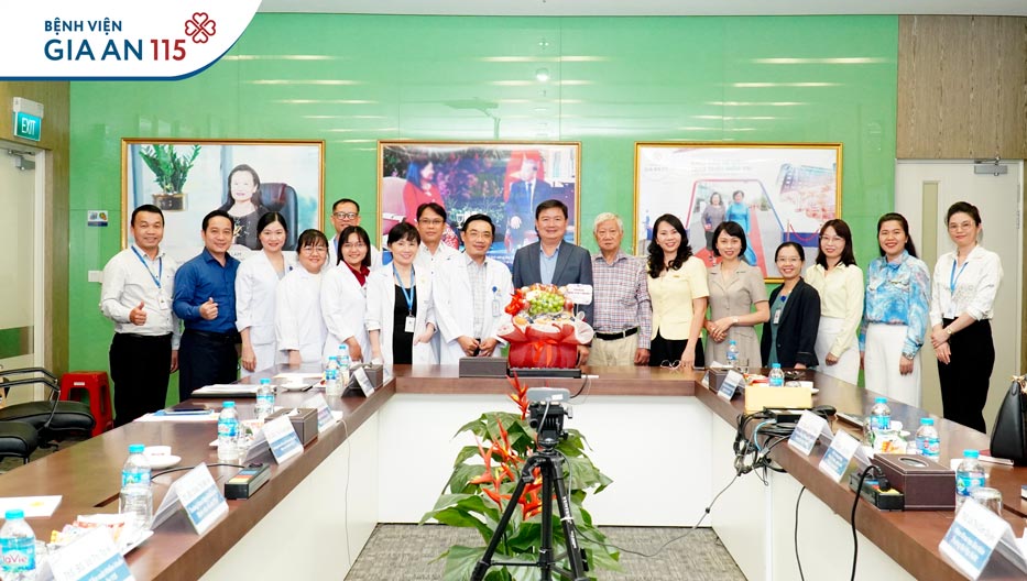 Trường Đại học HUFLIT đến tham quan, làm việc tại Bệnh viện Gia An 115