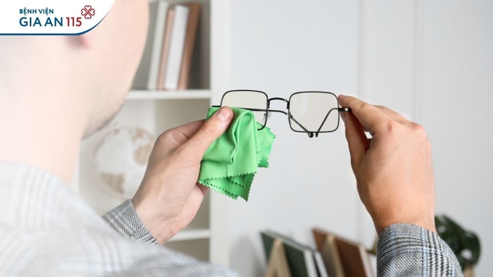 Đục thủy tinh thể có gây mù không