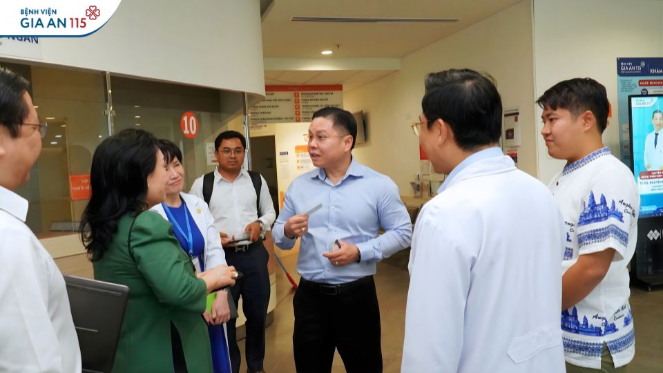 Bệnh viện Gia An 115 đón tiếp đoàn Trường Đại học Chenla đến tham quan và làm việc, hướng tới hợp tác về đào tạo y khoa