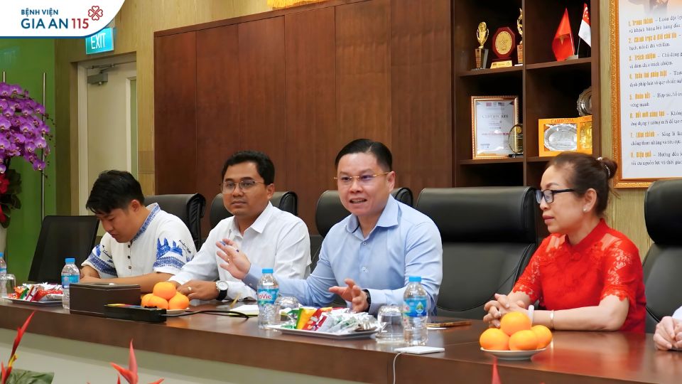 Bệnh viện Gia An 115 đón tiếp đoàn Trường Đại học Chenla đến tham quan và làm việc, hướng tới hợp tác về đào tạo y khoa