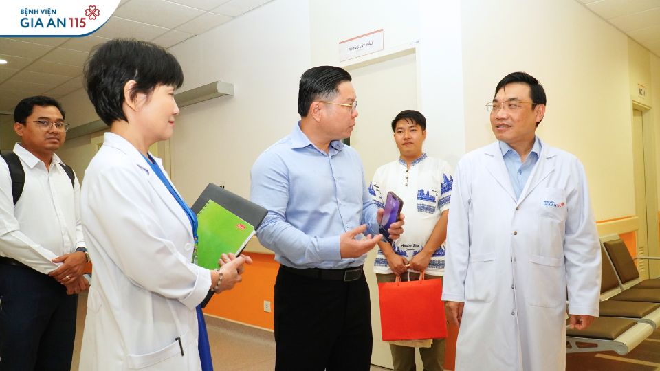 Bệnh viện Gia An 115 đón tiếp đoàn Trường Đại học Chenla đến tham quan và làm việc, hướng tới hợp tác về đào tạo y khoa