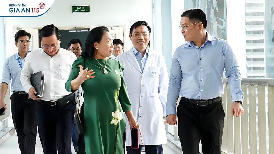 Bệnh viện Gia An 115 đón tiếp đoàn Trường Đại học Chenla đến tham quan và làm việc, hướng tới hợp tác về đào tạo y khoa
