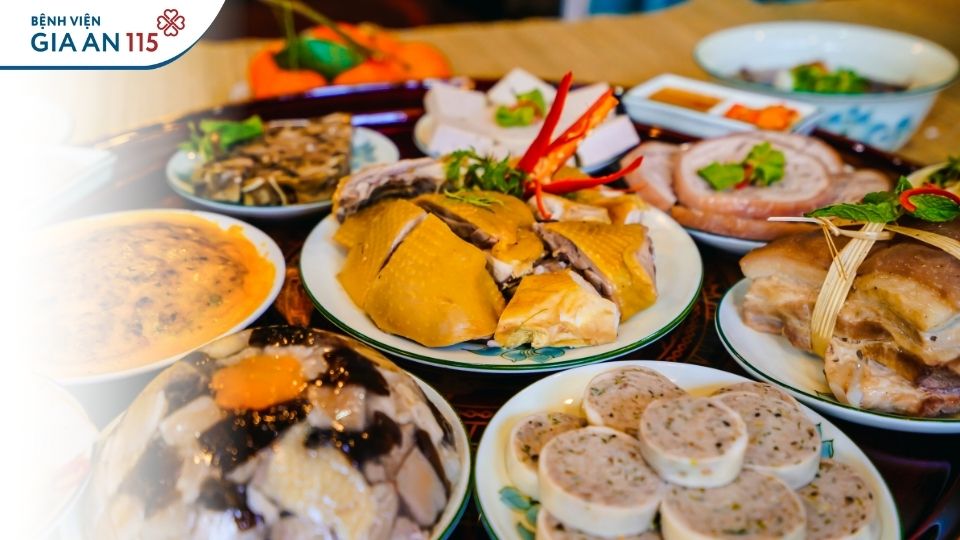 Dấu hiệu cảnh báo rối loạn nội tiết do ăn uống “xả láng” dịp Tết