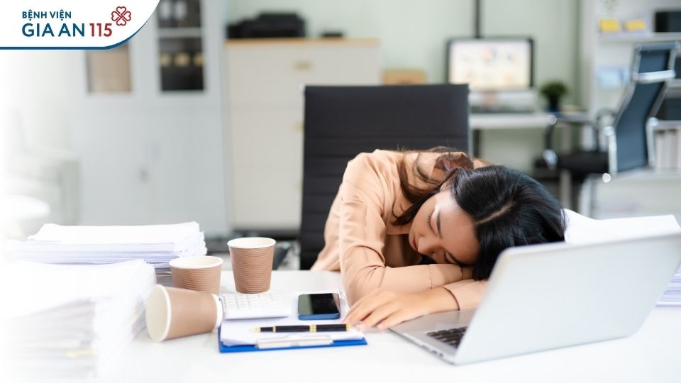 Dấu hiệu cảnh báo rối loạn nội tiết do ăn uống “xả láng” dịp Tết