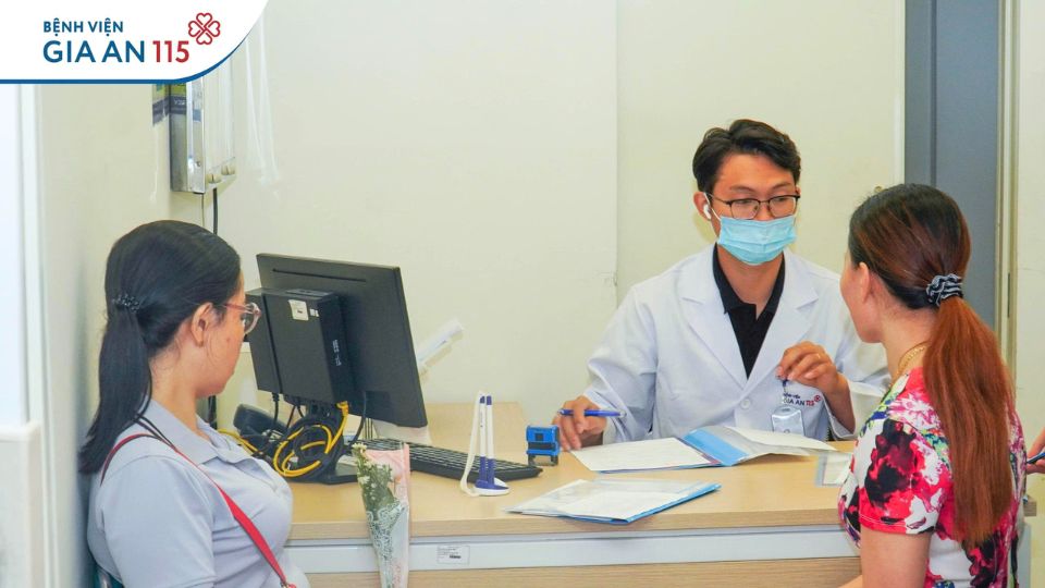 Khám, tư vấn cho hơn 300 nữ công nhân Công ty PouYuen Việt Nam