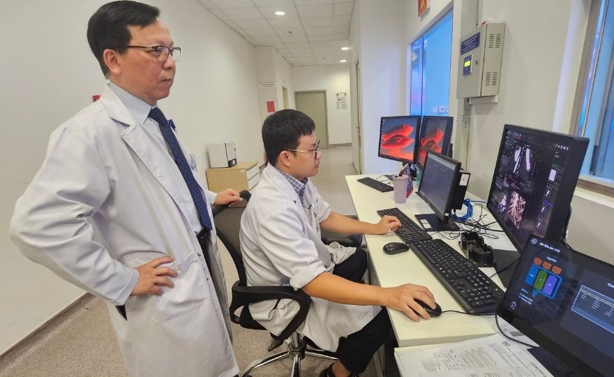 Thầy thuốc ưu tú Đặng Đình Hoan: Người “đọc” sự sống từ những lát cắt công nghệ cao