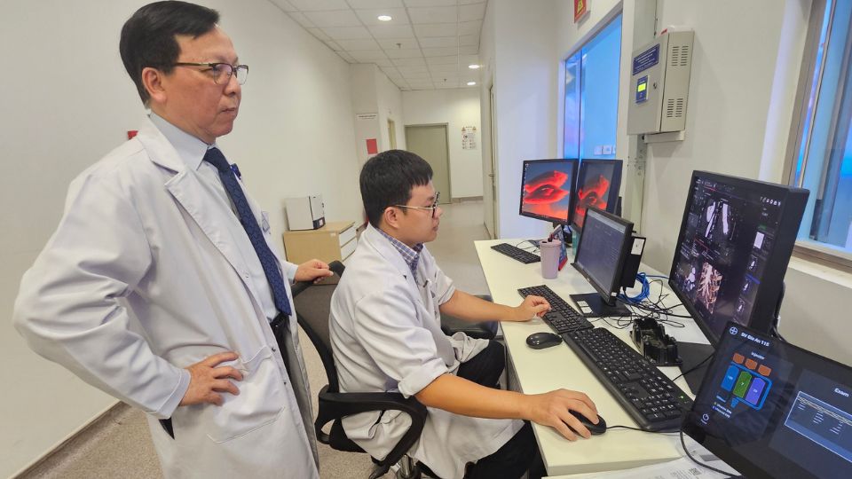 Thầy thuốc ưu tú Đặng Đình Hoan: Người “đọc” sự sống từ những lát cắt công nghệ cao