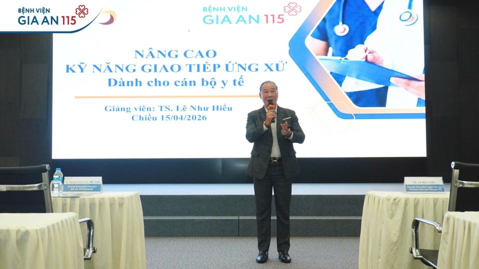 Bệnh viện Gia An 115 tổ chức khóa đào tạo kỹ năng giao tiếp nâng cao chất lượng phục vụ cho CBNV
