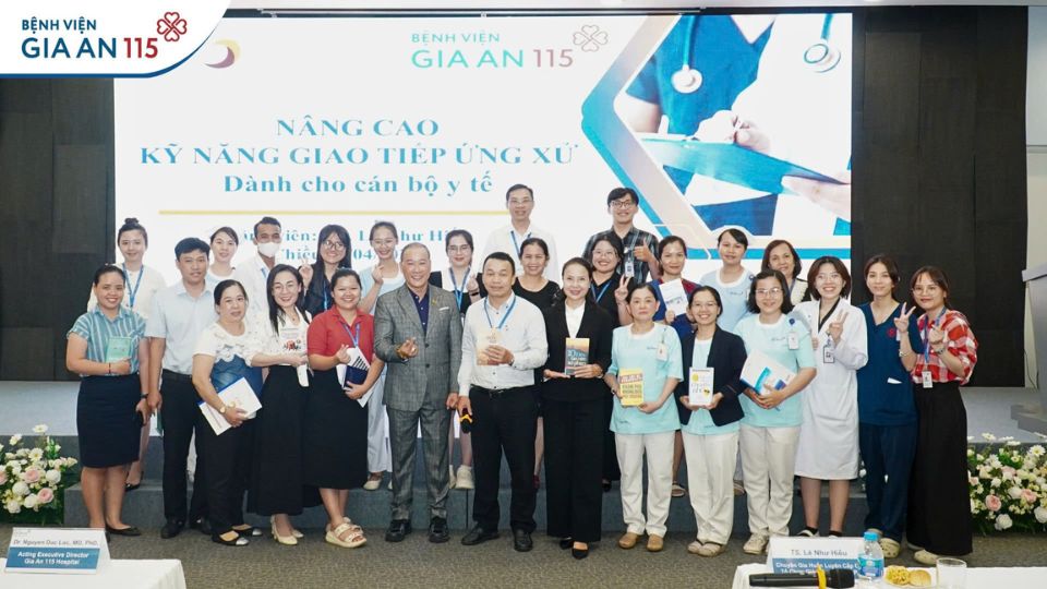 Bệnh viện Gia An 115 tổ chức khóa đào tạo kỹ năng giao tiếp nâng cao chất lượng phục vụ cho CBNV