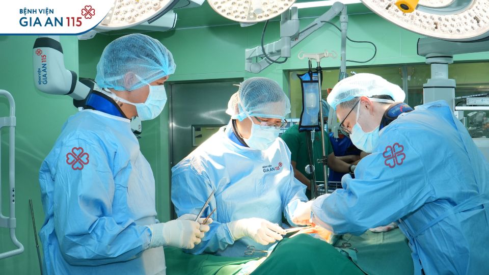 Lần đầu tiên tại Việt Nam cấy máy phá rung tim công nghệ mới cho bệnh nhân loạn nhịp tim phòng ngừa đột tử do tim