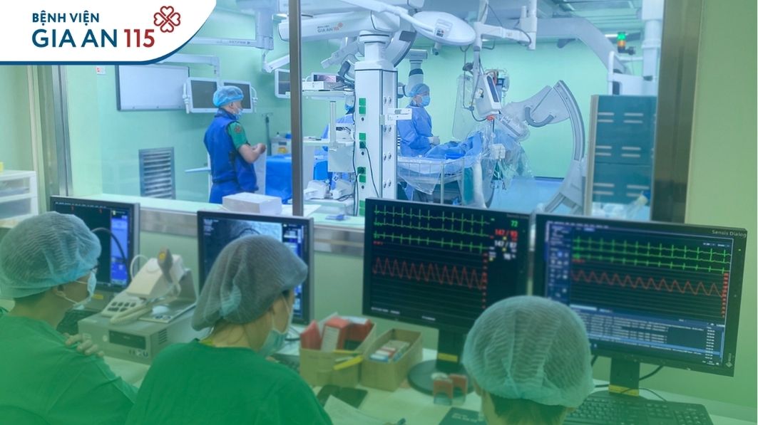 người phụ nữ phát hiện động mạch chủ bụng nuôi hai chân bị tắc hoàn toàn