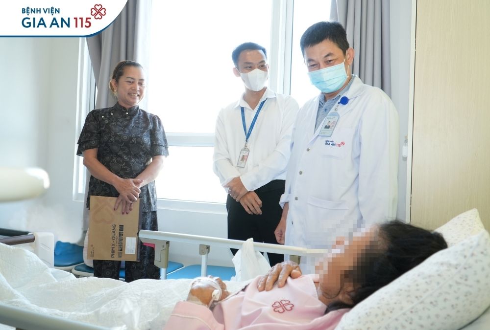 Sốt kéo dài, đau bụng âm ỉ… người phụ nữ 70 tuổi nguy kịch vì ổ áp xe lách vỡ